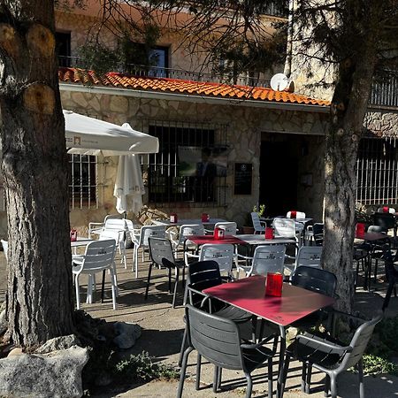 Hotel Restaurante Rio Cuervo Vega del Cadorno 外观 照片