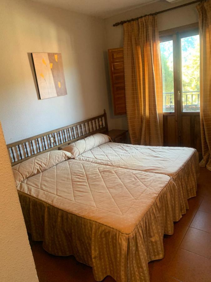 Hotel Restaurante Rio Cuervo Vega del Cadorno 外观 照片