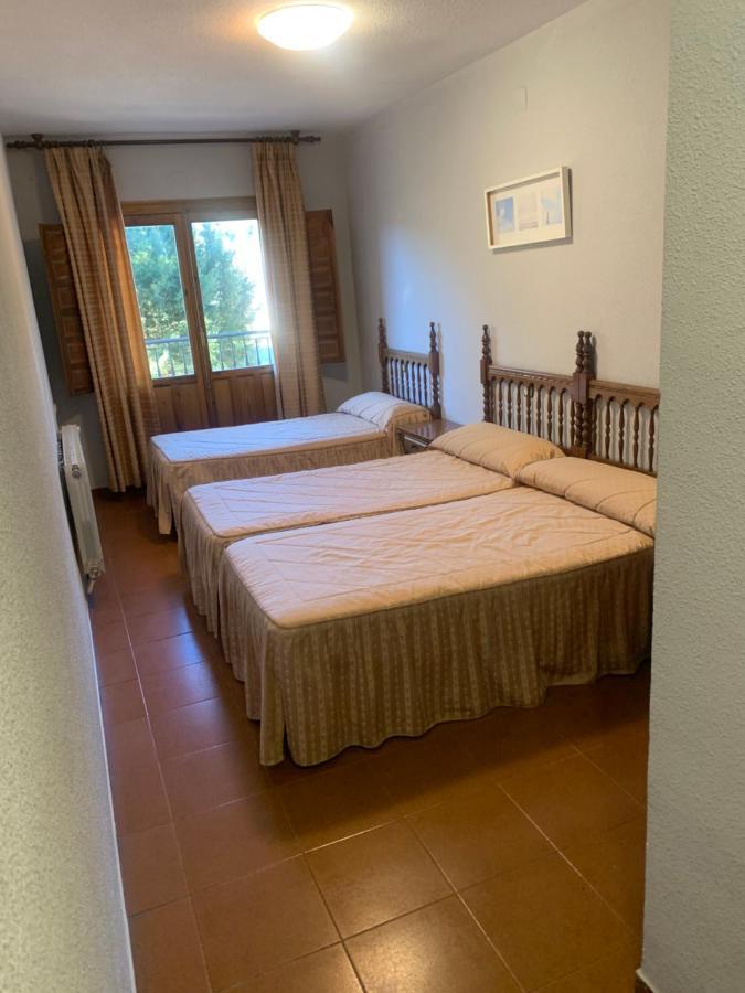 Hotel Restaurante Rio Cuervo Vega del Cadorno 外观 照片